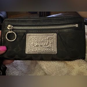 Coach Poppy long wallet